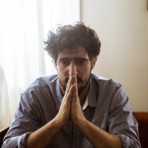 A Globo afirma que a saída foi em comum acordo, por conta do papel de Renato em 'Os Dias Eram Assim'