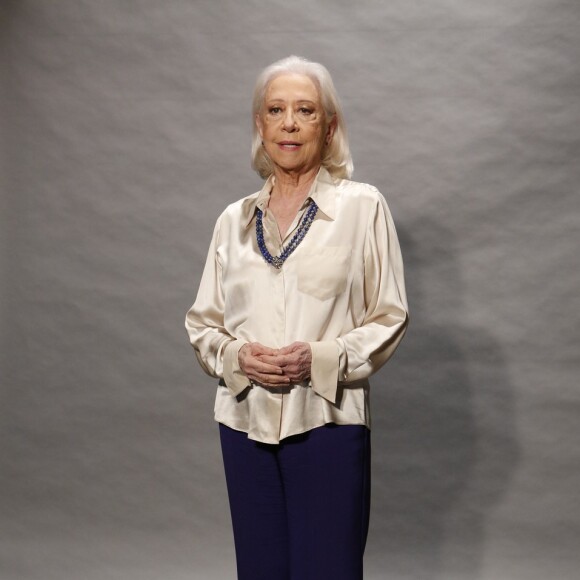 Fernanda Montenegro assumiu os cabelos completamente brancos pela primeira vez ao longo dos seus 70 anos de carreira