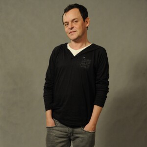 Matheus Nachtergaele fará cenas quentes com Cauã Reymond em filme