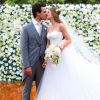 Marina Ruy Barbosa usou um longo vestido de tule Dolce & Gabbana em casamento com Xandinho Negrão