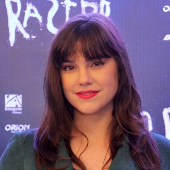 Alice Wegmann desabafou sobre os seguidores que criticaram seu look no casamento de Marina Ruy Barbosa e Xandinho Negrão: 'Não há nada mais cafona do que a ignorância de falar mal do outro. Vergonha alheia você deveria ter de gente que tenta diminuir o outro, não de mim'