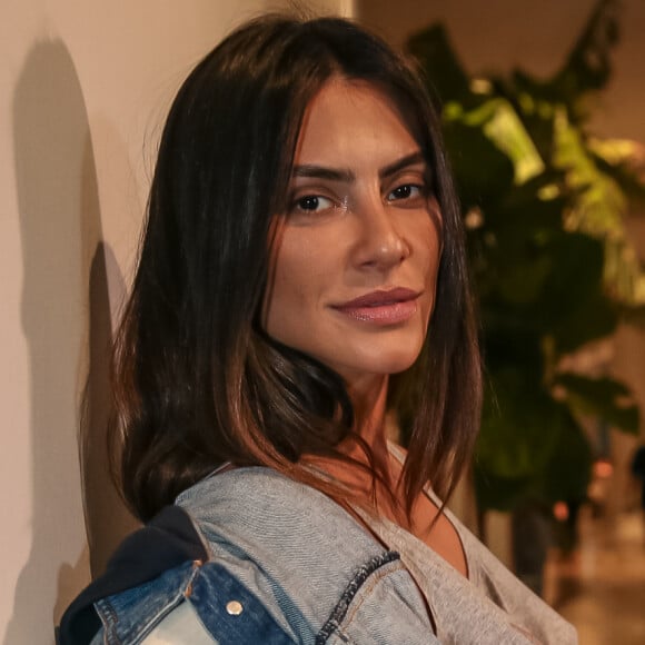 'Somos muito amigos. A gente se ama para sempre e, claro, ele pode pegar quem ele quiser e depois eu vou atrás de você e sua família', brincou Cleo, sobre relação com João Vicente de Castro