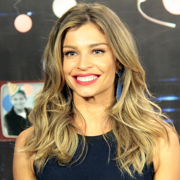 'Assim que me ligaram veio a bomba: 'você vai ter que pintar de preto'. Eu disse: 'Nunca!'', contou Grazi Massafera, que exibia fios loiros