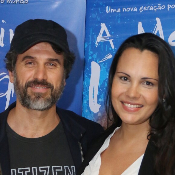 Eriberto Leão leva a mulher na pré-estreia do filme 'A Menina Índigo', no Espaço Itaú de Cinema, em Botafogo, zona Sul do Rio de Janeiro, na noite desta segunda-feira, 9 de outubro de 2017