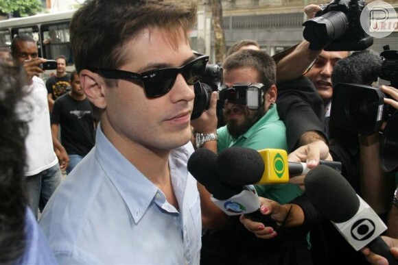 Dado Dolabella foi absolvido de processo que era movido por Luana Piovani desde 2009, por suposta violação de medida de proteção de 250 metros de distância em camarote do Rio; foto de Dado em fevereiro de 2009