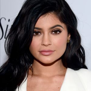 Kylie Jenner quer confirmar gravidez em suas redes sociais, afirma 'Radar Online' nesta terça-feira, dia 10 de outubro de 2017