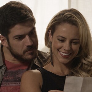 Paolla Oliveira e Marco Pigossi se divertiram ao gravar 'A Força do Querer'