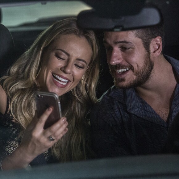 'Veja em primeiro mão o final de Zeca e Jeiza', escreveu Marco Pigossi na legenda do vídeo