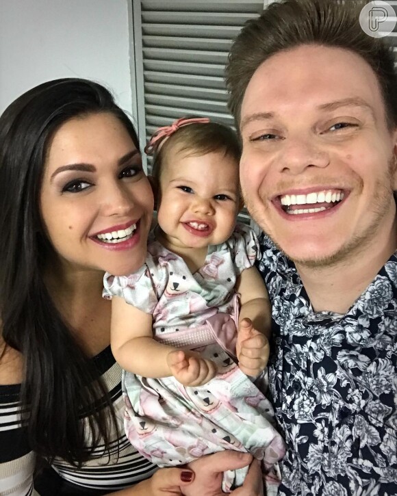 Thais Fersoza encanta fãs com registro fofo junto de Melinda, de 1 ano e 2 meses, e Teodoro, de 2 meses, postado nesta quinta-feira, dia 12 de outubro de 2017