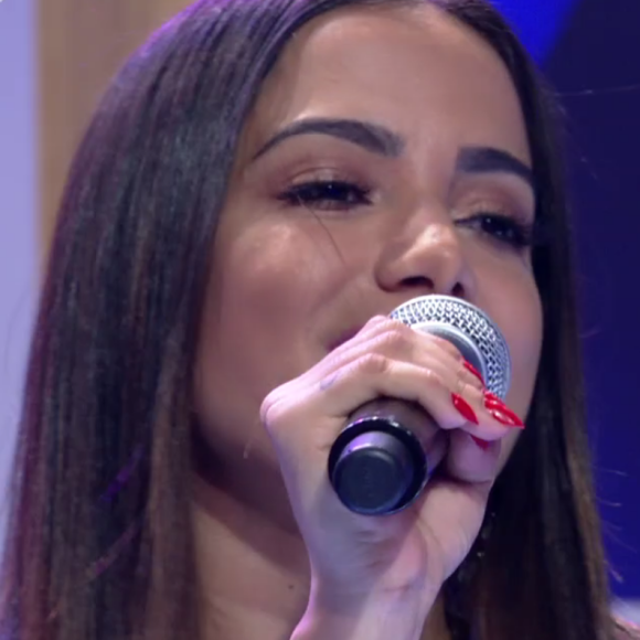 Anitta participou do 'Encontro' nesta sexta-feira, 13 de outubro de 2017, para lançar sua nova música, 'Is That For Me'