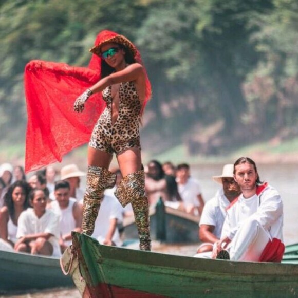 Anitta revelou que a ideia de gravar na Amazônia foi sua