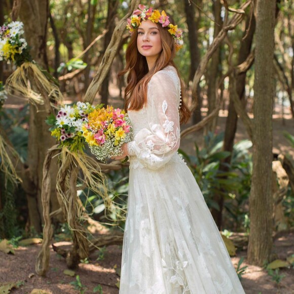 Marina Ruy Barbosa usou um vestido do estilista brasileiro Sandro Barros