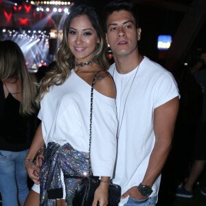 Arthur Aguiar pretende se casar com Mayra Cardi em 2018 