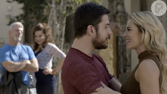 Jeiza (Paolla Oliveira) e Zeca (Marco Pigossi) se reconciliam e ficam juntos no final da novela 'A Força do Querer'