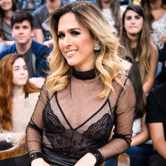 Tatá Werneck diz ter uma boa relação com o corpo