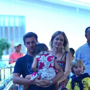 Luciano Huck e Angélica são pais de Joaquim, Benício e Eva