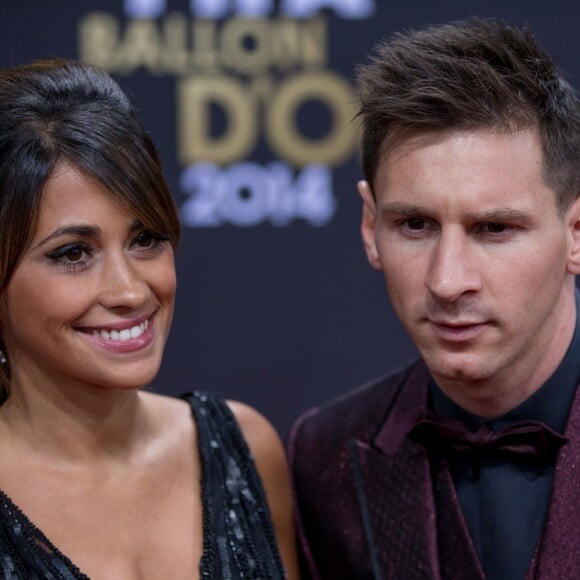 Antonella Roccuzzo, mulher de Lionel Messi, anunciou que está grávida do terceiro filho no domingo, 15 de outubro de 2017