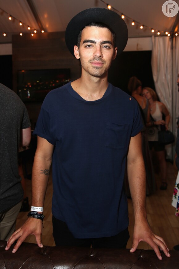 Joe Jonas é ex-integrante da banda 'Jonas Brothers'