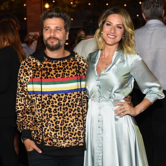 Giovanna Ewbank conta curiosidade alheia sobre o marido, Bruno Gagliasso: 'Meu marido é baixinho e as pessoas ficam muito curiosas para saber se ele é bem dotado...'