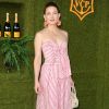 Kate Hudson usou um conjunto listrado Johanna Ortiz, coleção Resort 2018, para prestigiar o evento de polo promovido pela marca de champanhe francesa Veuve Clicquot, na Califórnia, no dia 14 de outubro de 2017 