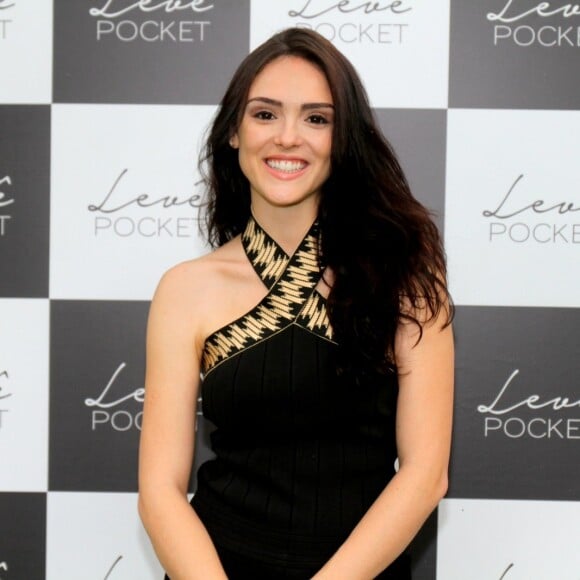 Isabelle Drummond será uma aspirante a atriz que desejará reconquistar o sucesso que tinha como cantora mirim na novela 'Verão 90 Graus'