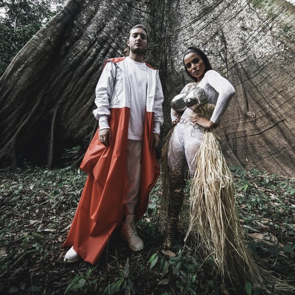 Anitta lançou 'Is That For Me', parceria com o DJ sueco Alesso, e chamou atenção pelo figurino