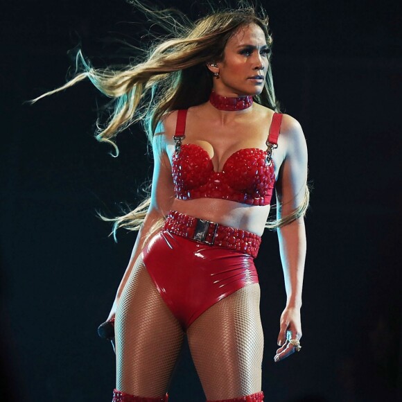 Jennifer Lopez é adepta de uma dieta com 1392 calorias!