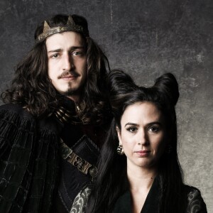 Rodolfo (Johnny Massaro), casado com Lucrécia (Tatá Werneck), terá de assumir o trono após o irmão, Afonso (Romulo Estrela), abdicar de ser rei na próxima novela das sete, 'Deus Salve o Rei'
