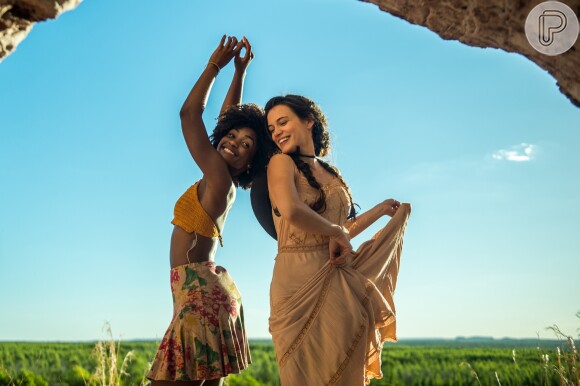 Raquel (Erika Januza) e Clara (Bianca Bin) serão melhores amigas na novela 'O Outro Lado do Paraíso'