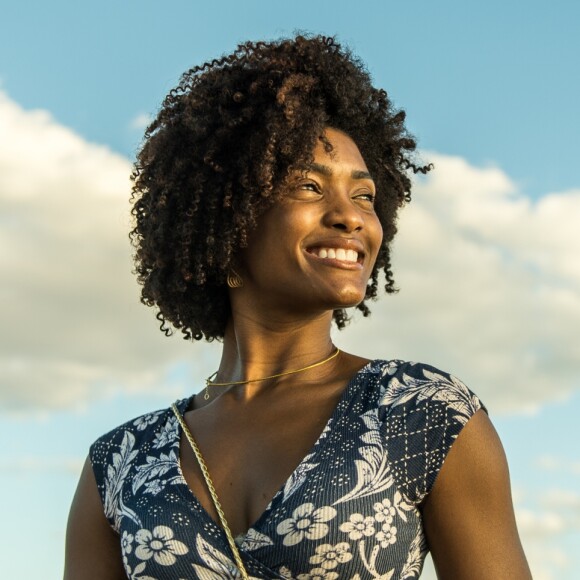 Erika Januza opina sobre a novela 'O Outro Lado do Paraíso': 'Passa a realidade, mas também mostra que coisas boas acontecem. Às vezes a gente passa por preconceito e lá na frente, a gente mostra que aqui foi superado'