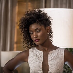 Erika Januza apoia que seja falado sobre racismo em 'O Outro Lado do Paraíso': 'Falar sobre esse assunto na TV é uma forma de conscientizar as pessoas'