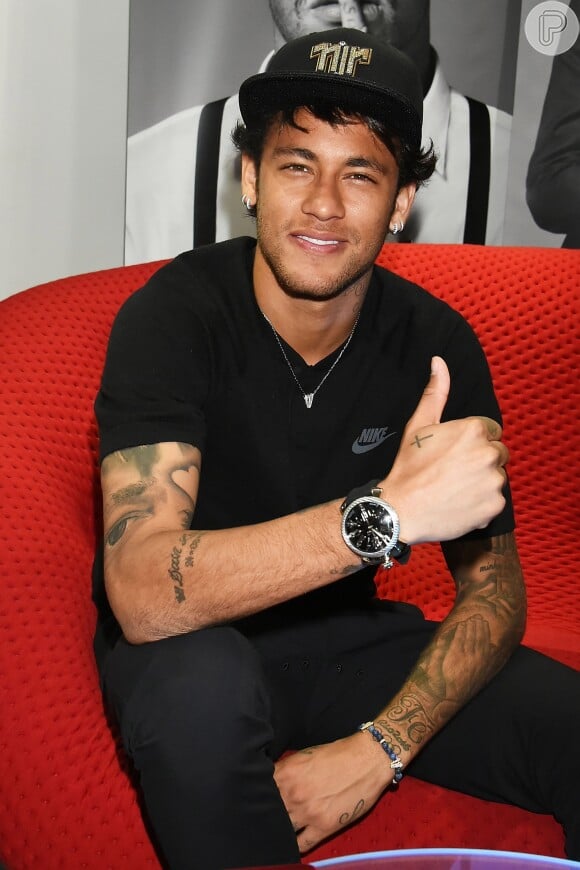 Neymar curtiu indireta de Ivan Moré em foto com Bruna Marquezine. 'Você é o cara e está bem na fita, compadre!', disse o repórter
