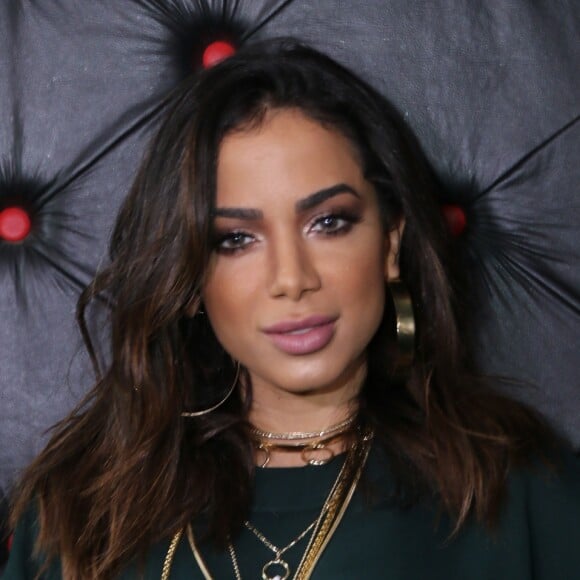 Anitta admitiu que já pensa até em casamento com Thiago Magalhães