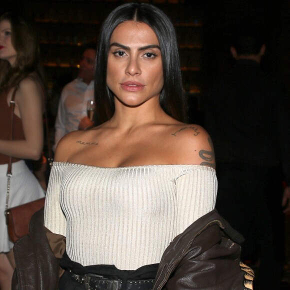 Cleo Pires disse que fica incomodada em virar assunto por suas declarações