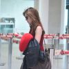 Sophia Abrahão embarca sozinha em aeroporto do Rio