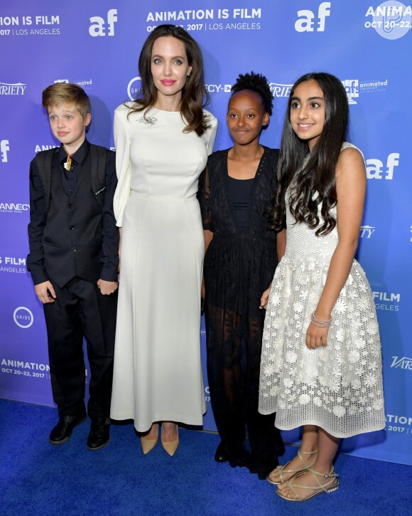 O look usado por Shiloh, filha de Angelina Jolie, dividiu opiniões nas redes sociais