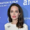 Angelina Jolie estaria furiosa com o namoro de Brad Pitt e Ella Purnell