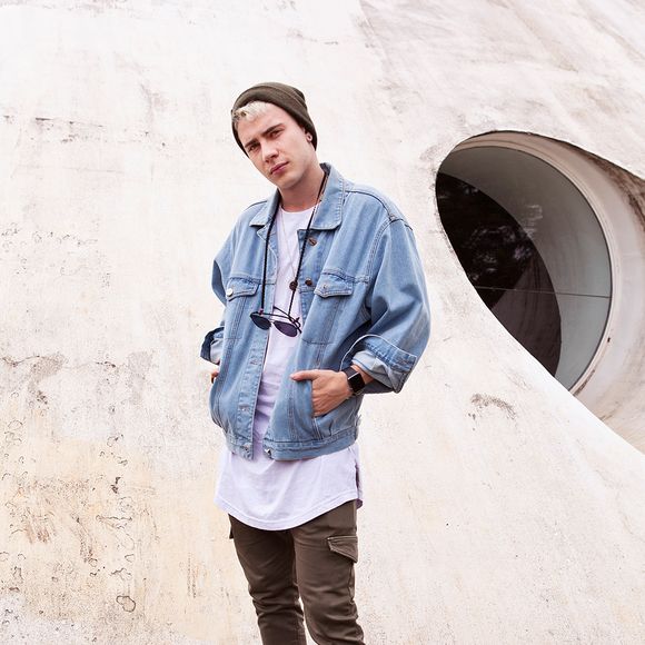 Isabella Santoni já foi apontada como namorada do Youtuber Leo Picon