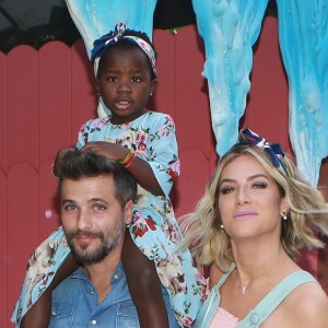 Giovanna Ewbank e Bruno Gagliasso querem que Títi cresça empoderada