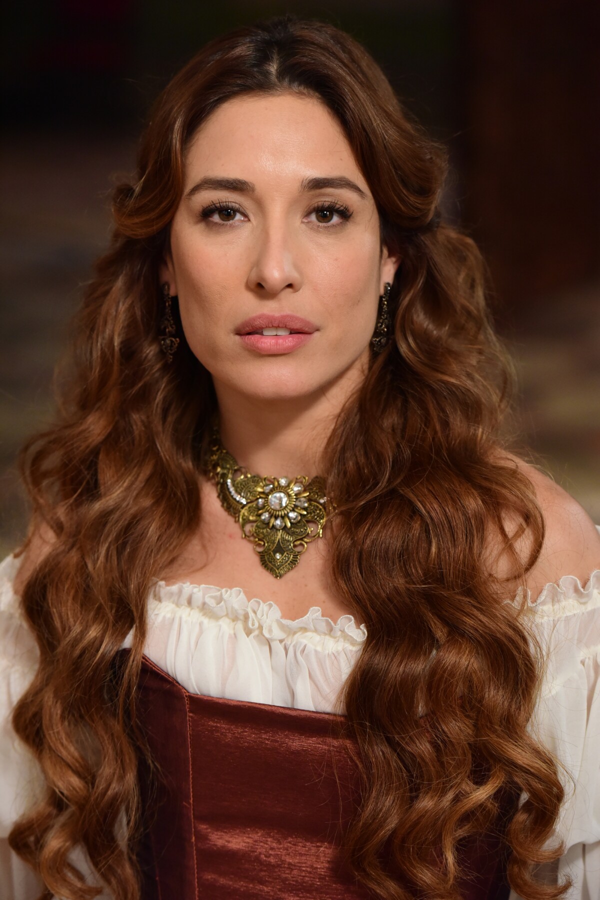 Foto Selena (Giselle Itié) 'envenena' Carmona (Camila Rodrigues) e diz