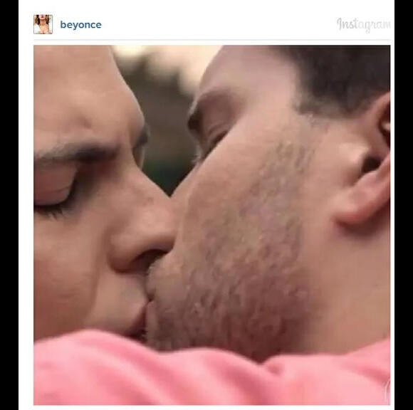 Beijo gay de Félix (Mateus Solano) e Niko (Thiago Fragoso) em 'Amor à Vida' aparece em vídeo publicado por Beyoncé, em 7 de maio de 2014