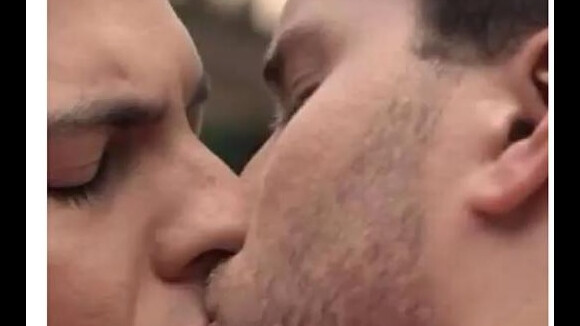 Beyoncé publica vídeo com foto de beijo gay de Félix e Niko em 'Amor à Vida'