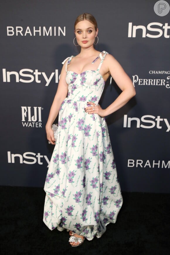 Bella Heathcote usou look floral Rosie Assoulin, coleção resort 2018, no InStyle Awards, realizado em Los Angeles, na Califórnia, em 23 de outubro de 2017
