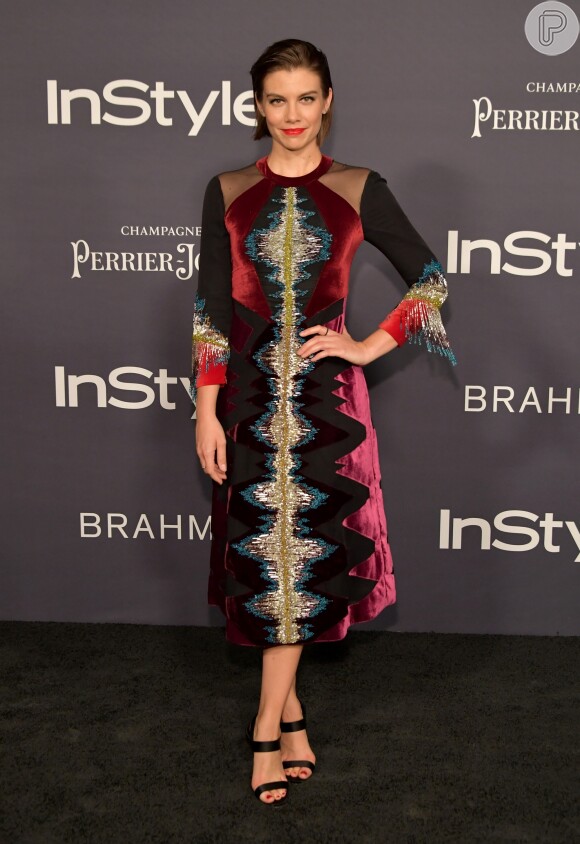 Lauren Cohan de Mary Katrantzou, coleção outono 2017, no InStyle Awards, realizado em Los Angeles, na Califórnia, em 23 de outubro de 2017