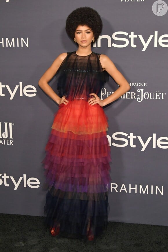 Zendaya atraiu olhares com o look Schiaparelli, coleção outono 2017, no InStyle Awards, realizado em Los Angeles, na Califórnia, em 23 de outubro de 2017