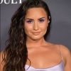 Demi Lovato combinou a sombra com o vestido para o InStyle Awards, realizado em Los Angeles, na Califórnia, em 23 de outubro de 2017