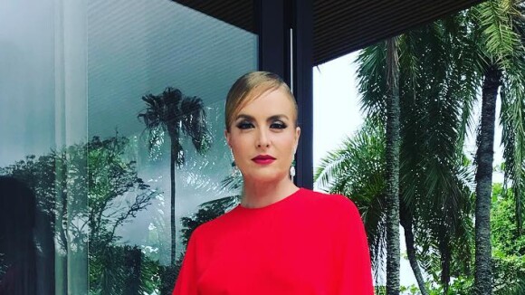 Angélica volta a usar look vermelho em casamento; stylist explica: 'Fica linda'