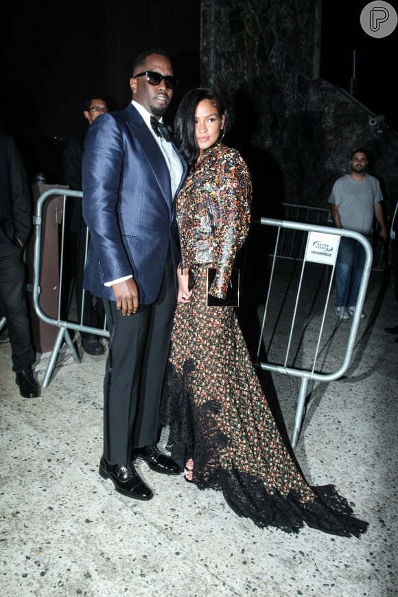 Cassie usou vestido Dsquared2 e Diddy apostou em uma produção Tom Ford  para o casamento da modelo Michelle Alves com o empresário israelense Guy Oseary, realizado no Rio de Janeiro, em 24 de outubro de 2017