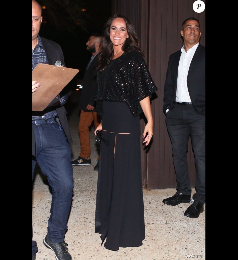 Francisca Pinto Mulher Do Ator Ricardo Pereira Usou Look Animale No Casamento Da Modelo Michelle Alves Com O Empresario Israelense Guy Oseary Realizado No Ri Purepeople
