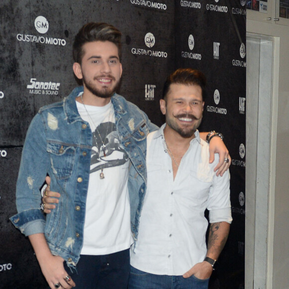 O cantor sertanejo Gustavo Mioto recebeu ainda Marcos, da dupla com Belutti, após a gravação do seu segundo DVD